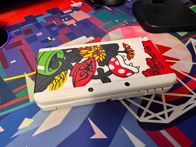 sodapone's New Nintendo 3DS with Mario Hanafuda cover plates.